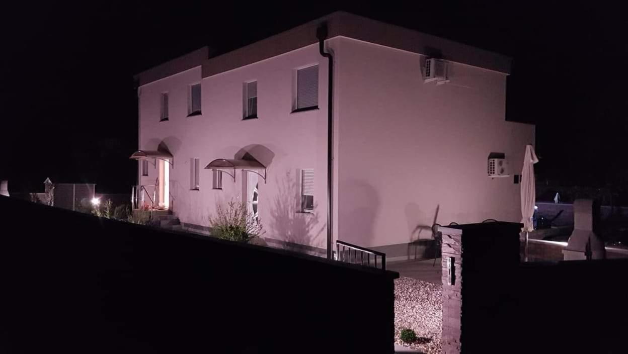 Holiday House "Sabine Green" Skrbčići エクステリア 写真