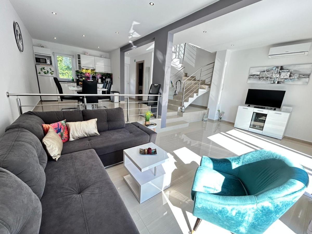 Holiday House "Sabine Green" Skrbčići エクステリア 写真